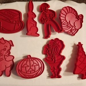 Vintage Tupperware, set of 8 plastic imprint cookie cutters